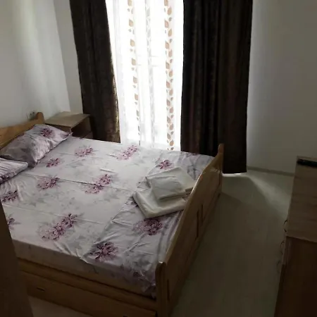 Apartment Clean Style Flat Coresi Mall *